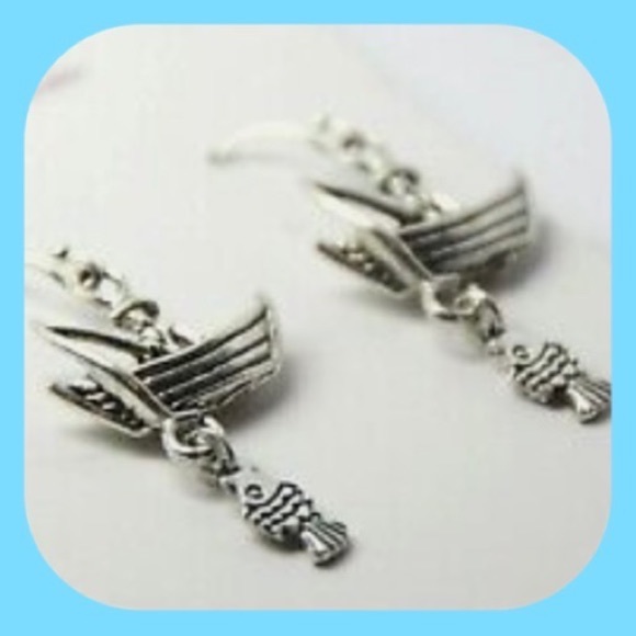 New Arrival Unique Super Cute Gone 🎣
Fishing Dangle Fish 🐟 Earrings - Picture 3 of 8